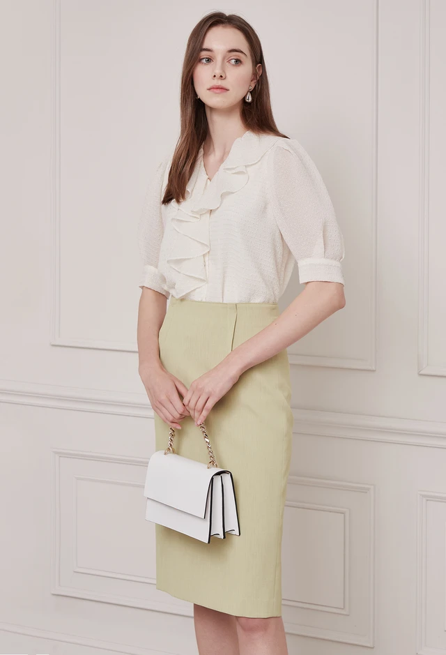 퍼프 슬리브 러플 블라우스 (IVORY)